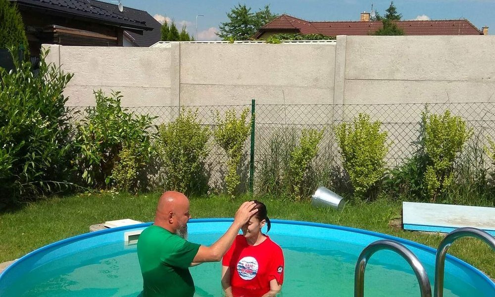 Spolu jsme došly až ke křtu. Příběh Olí a Josi