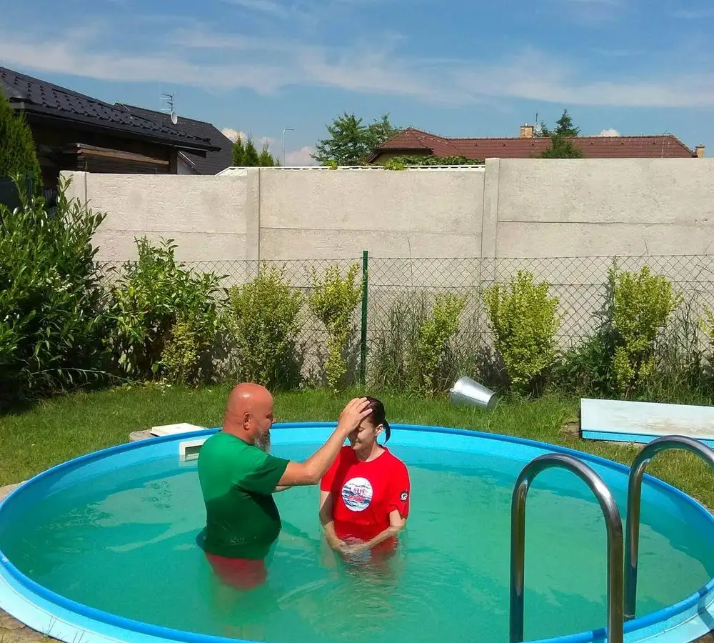 Spolu jsme došly až ke křtu. Příběh Olí a Josi
